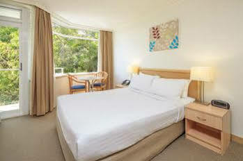 Mirage 3* Newport